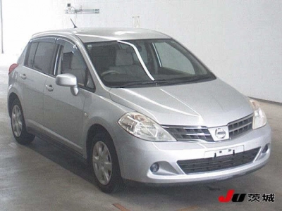 NISSAN TIIDA
