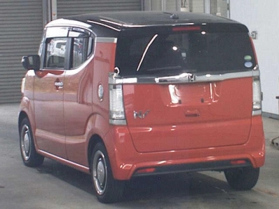 HONDA N-BOX SLASH