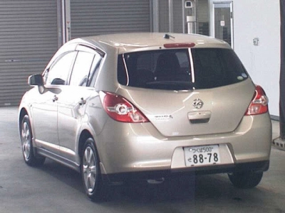 NISSAN TIIDA