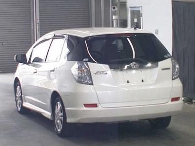 HONDA FIT SHUTTLE