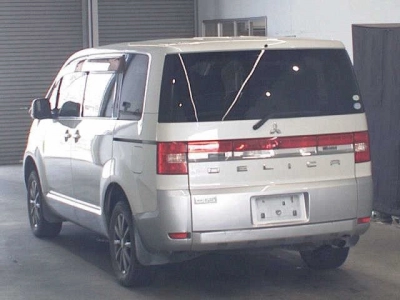 MITSUBISHI DELICA D:5