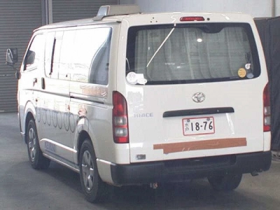 TOYOTA HIACE VAN