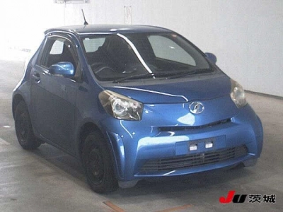 TOYOTA IQ