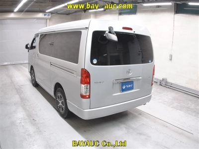 TOYOTA HIACE WAGON