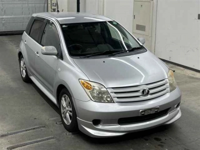 TOYOTA IST