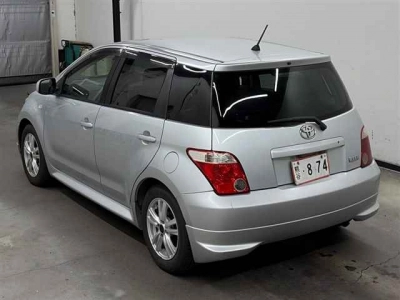 TOYOTA IST