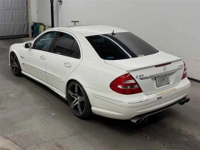 MERCEDES BENZ E CLASS