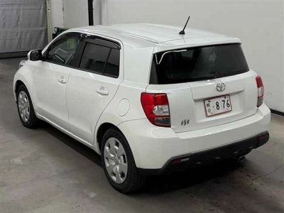 TOYOTA IST