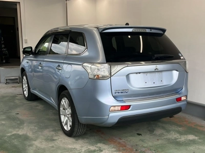 MITSUBISHI OUTLANDER PHEV
