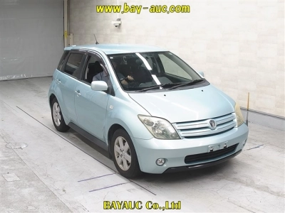 TOYOTA IST