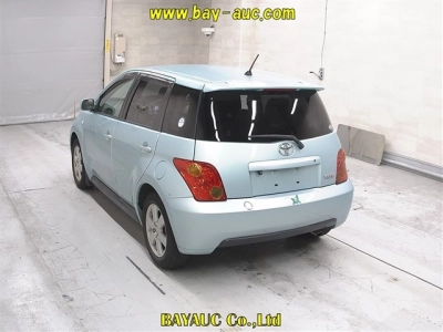 TOYOTA IST