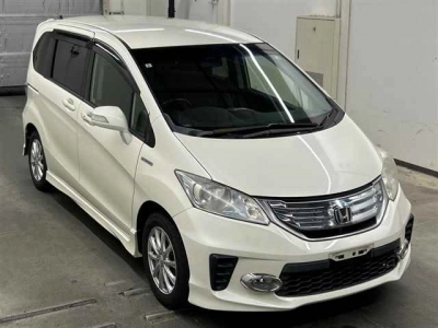 HONDA FREED HYBRID