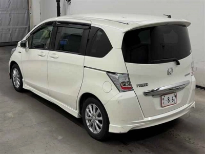 HONDA FREED HYBRID