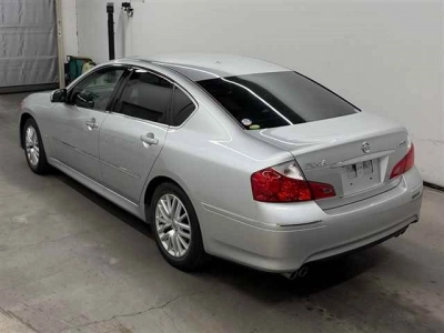 NISSAN FUGA