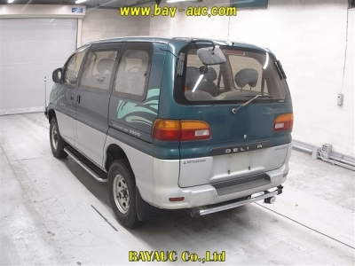 MITSUBISHI DELICA SPACE GEAR