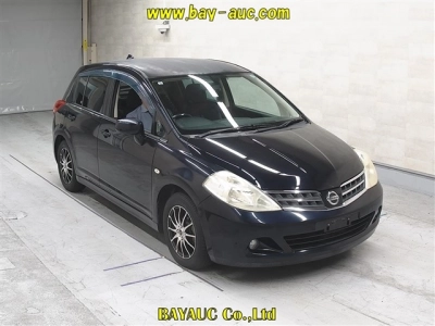 NISSAN TIIDA
