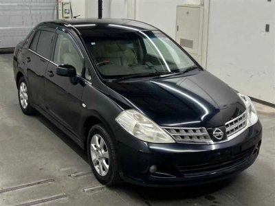 NISSAN TIIDA LATIO