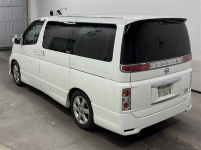 NISSAN ELGRAND