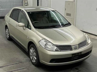 NISSAN TIIDA LATIO