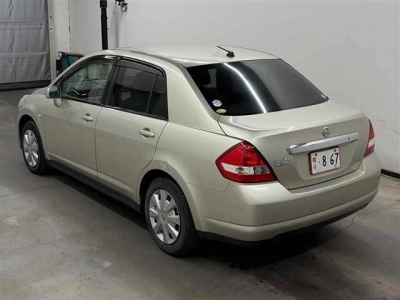 NISSAN TIIDA LATIO