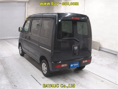 TOYOTA PIXIS VAN