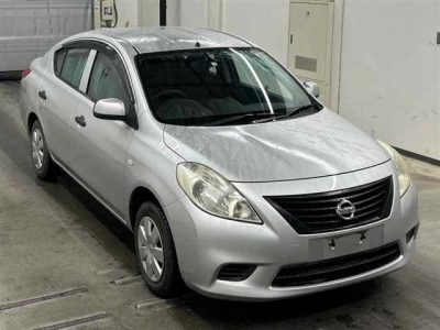 NISSAN TIIDA LATIO
