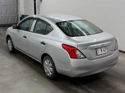 NISSAN TIIDA LATIO