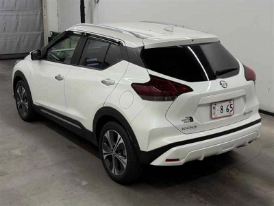 NISSAN KICKS