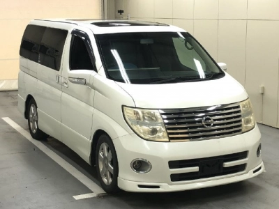 NISSAN ELGRAND