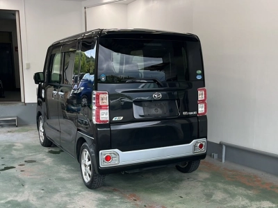 DAIHATSU WAKE