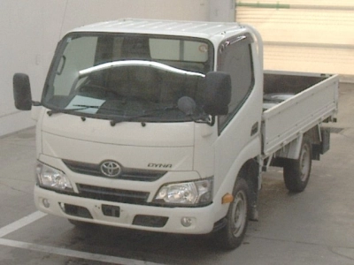 TOYOTA DYNA