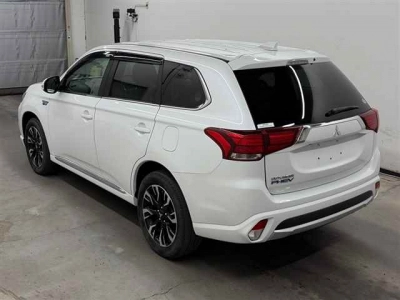 MITSUBISHI OUTLANDER PHEV