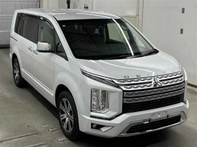 MITSUBISHI DELICA D:5