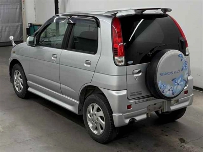DAIHATSU TERIOS KID