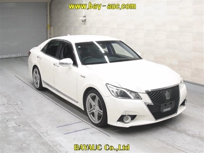 TOYOTA CROWN HYBRID