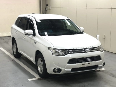 MITSUBISHI OUTLANDER PHEV