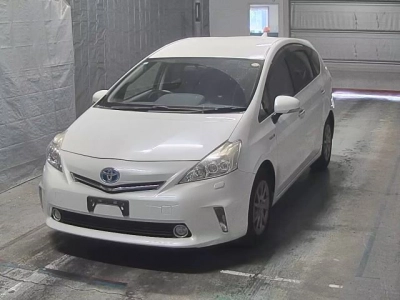 TOYOTA PRIUS ALPHA