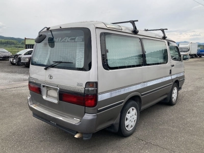 TOYOTA HIACE WAGON