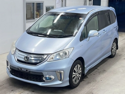 HONDA FREED HYBRID