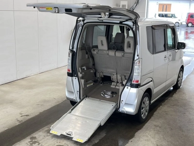 HONDA N BOX +