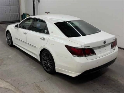 TOYOTA CROWN HYBRID