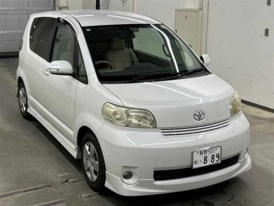 TOYOTA PORTE