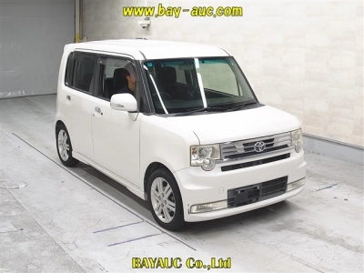 TOYOTA PIXIS SPACE