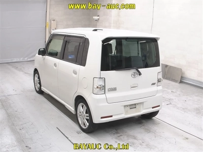 TOYOTA PIXIS SPACE