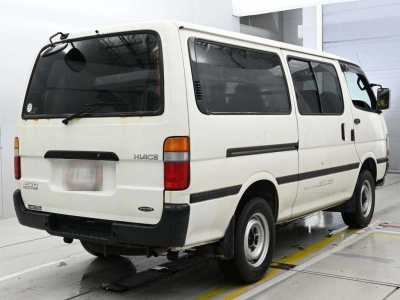TOYOTA HIACE VAN