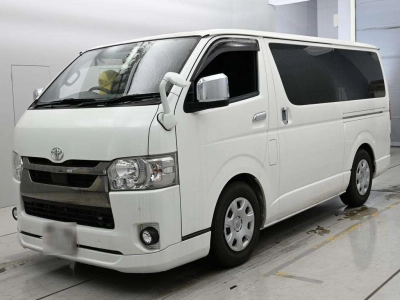 TOYOTA HIACE VAN
