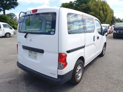 MITSUBISHI DELICA WAGON