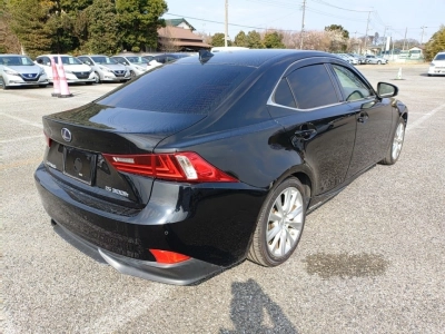 LEXUS IS