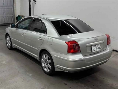 TOYOTA AVENSIS SEDAN