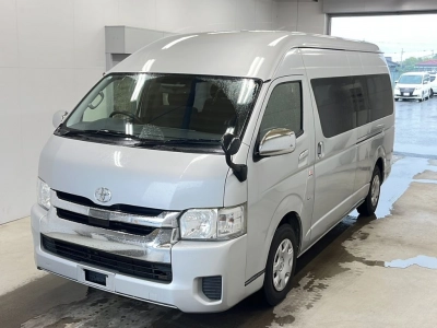 TOYOTA HIACE WAGON